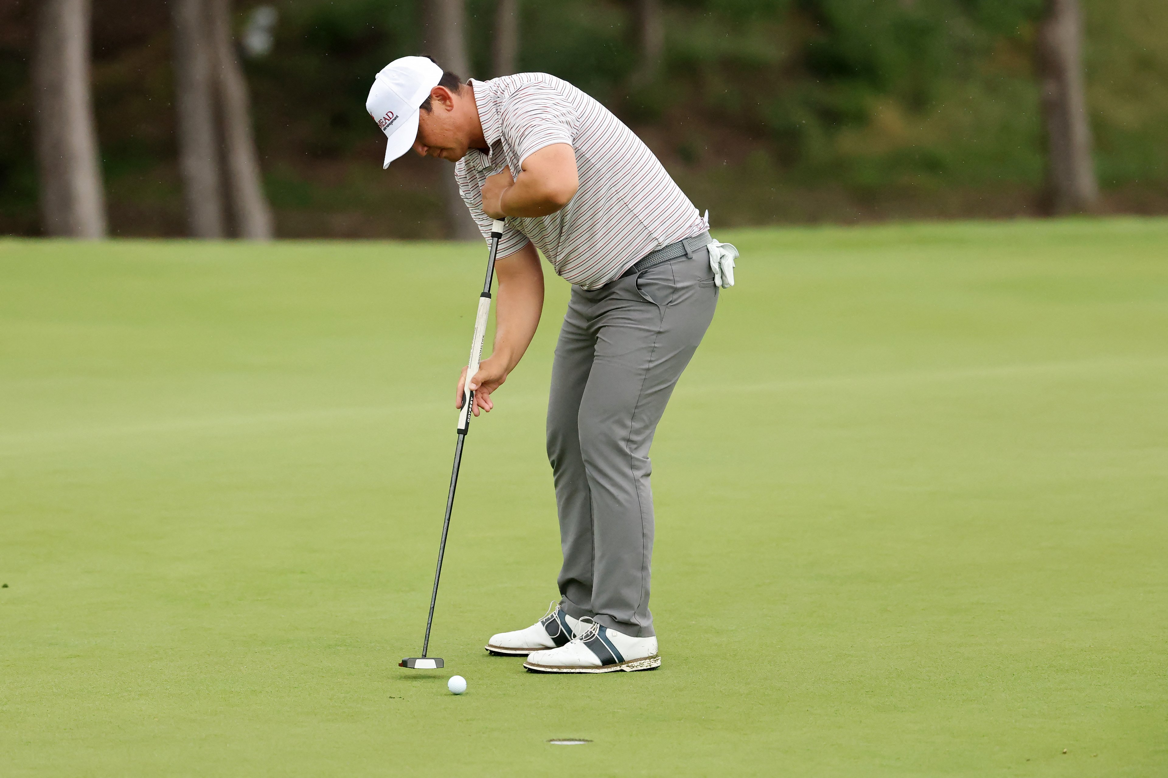 Hoey bounces back from opening bogey, shoots 68