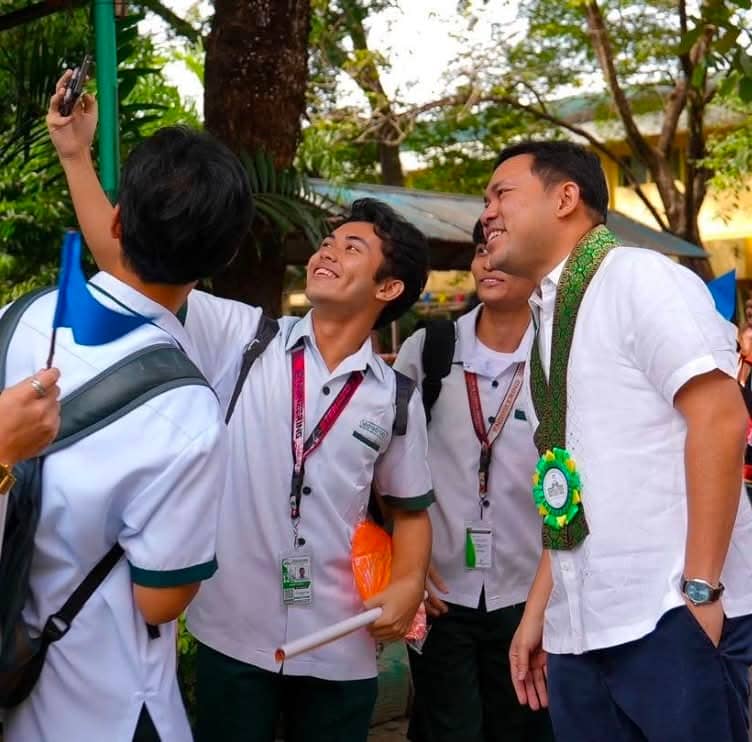 OS Mark Villar