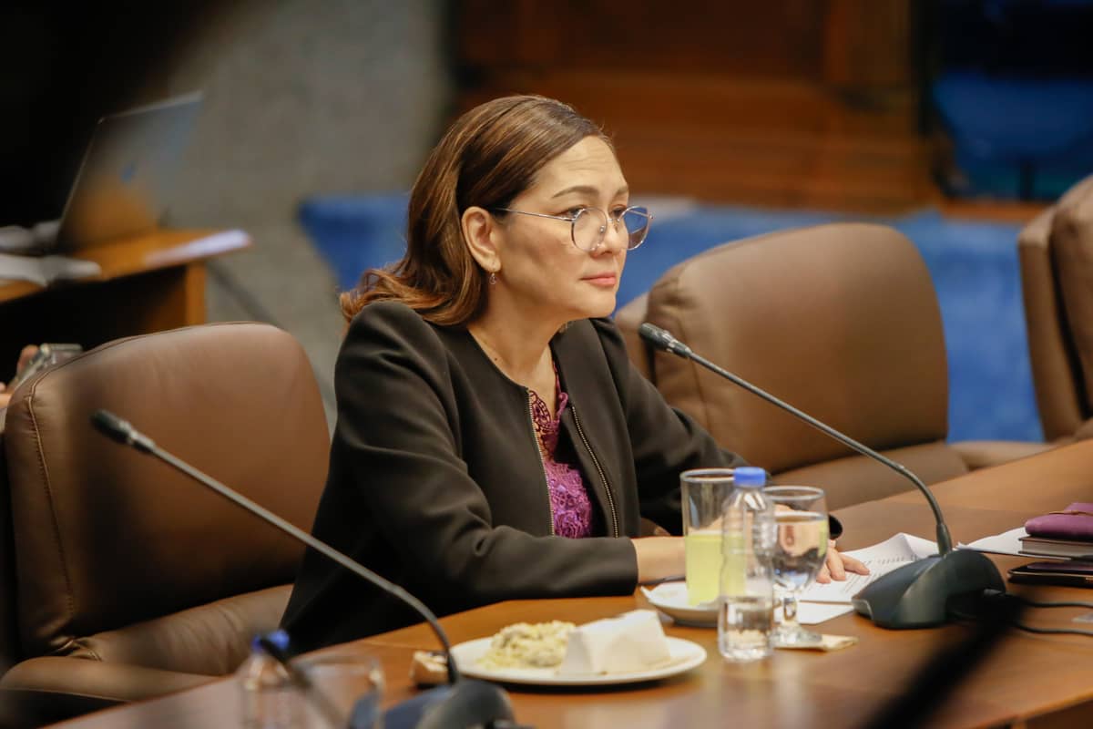 RISA Hontiveros is the one who initiated the ‘acting workshop’ by giving a heart-wrenching privilege speech criticizing the normalization of a Senate shooting incident.