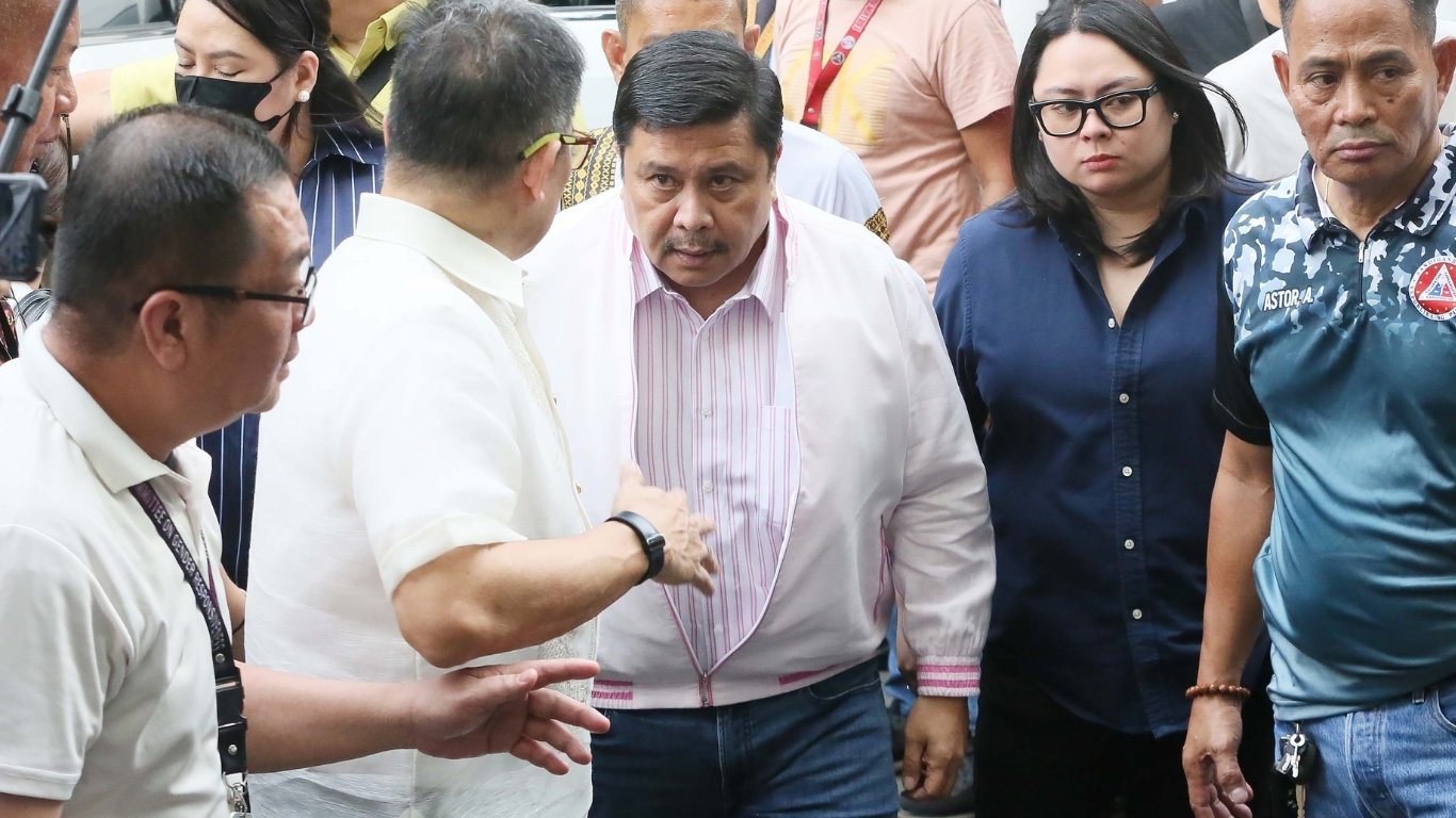 Estrada posts bail, freedom hangs: After Sandiganbayan releases arrest order