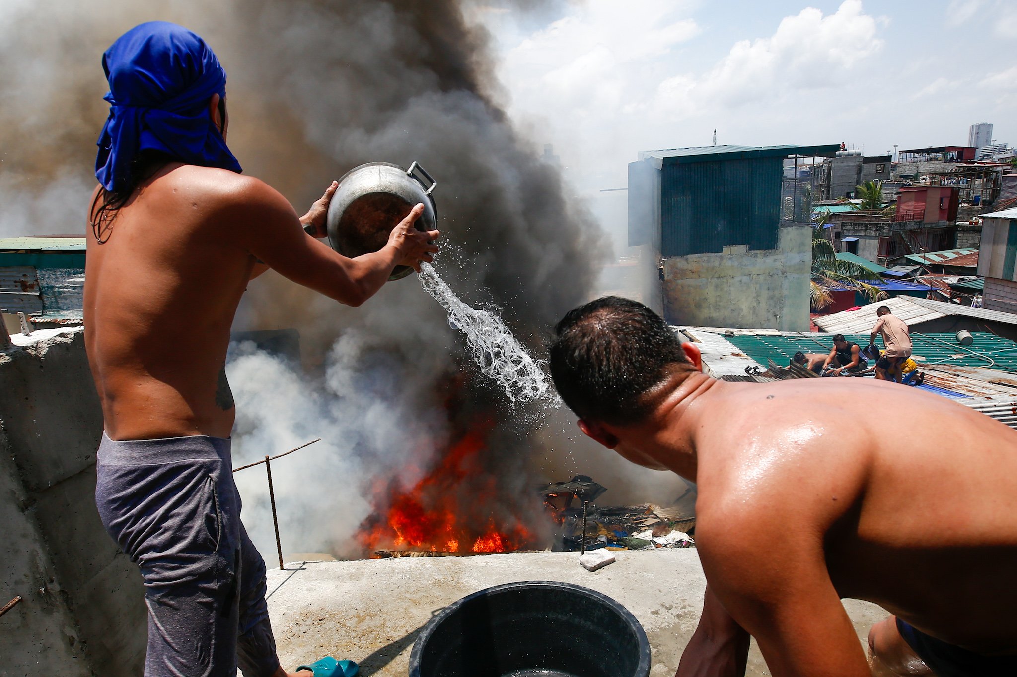 Sunog sa Baseco Compound, itinaas na sa ikatlong alarma