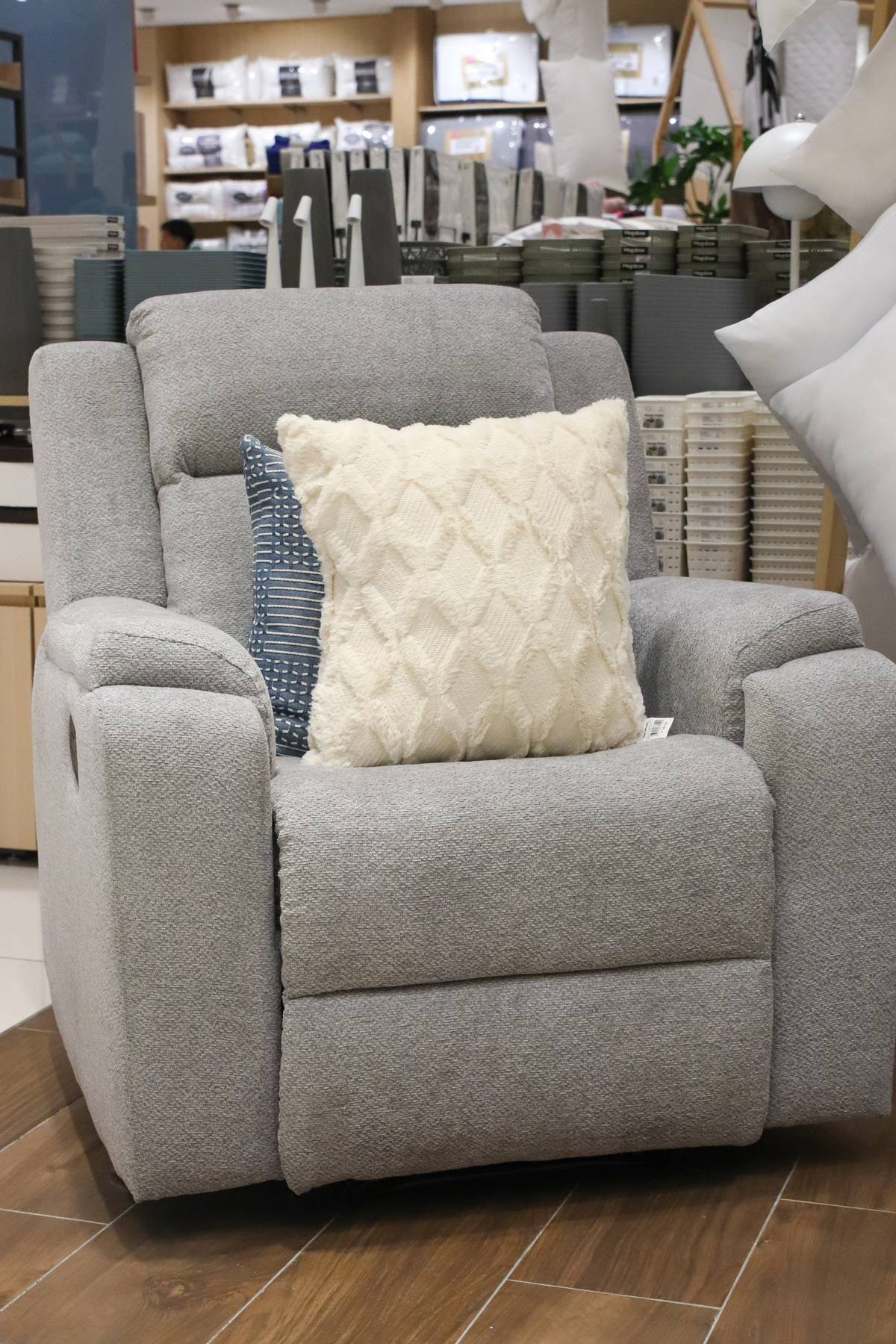 MAJESTIC recliner.
