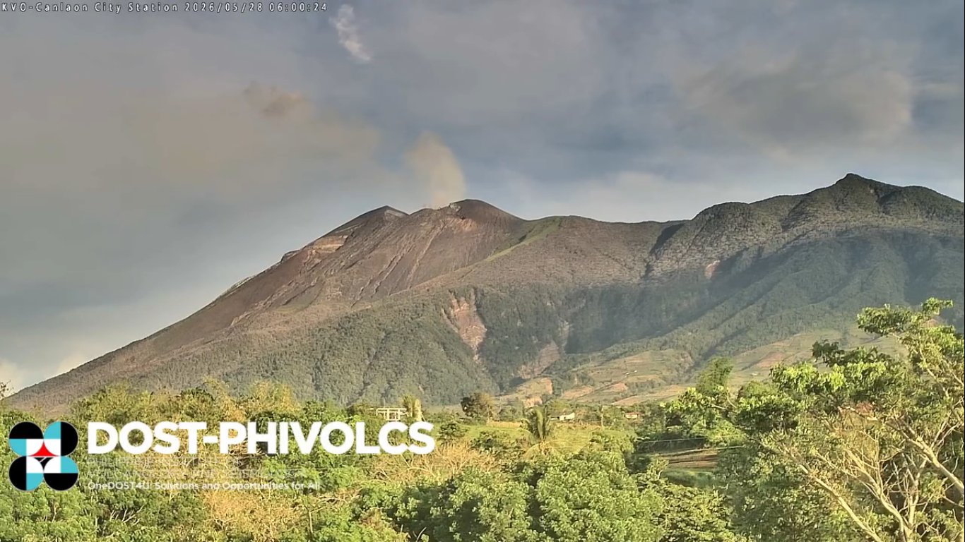 Kanlaon emits ash anew; residents told to brace for ashfall