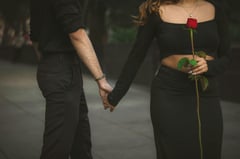 Love triangle, nauwi sa saksakan