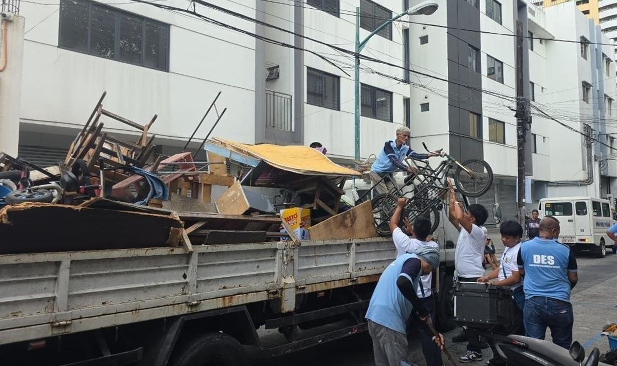 PERSONNEL from the city’s development department conduct clearing operations and tree-trimming programs to make Makati’s streets clear from obstructions.