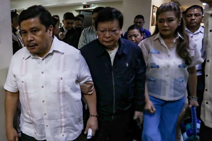 Tensions at the third highest office of the country rises as Senator Jingoy Estrada voluntarily surrenders to CIDG after his press briefer on Monday, 1 June, 2026 in Pasay City for plunder. Estrada was seen accompanied by Senator Allan Peter Cayetano on his way to CIDG. | Aram Lascano