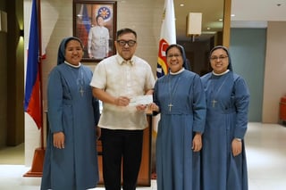 PCSO extends P490,000 assistance to child-caring foundation