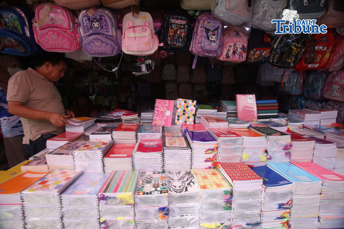 (June 01 2026) Vendors arrange their selling school supplies at a low price at Commonwealth Market in Quezon City, on Monday June 1 2026. Ahead of the year 2026 school opening. Photo/Analy Labor
