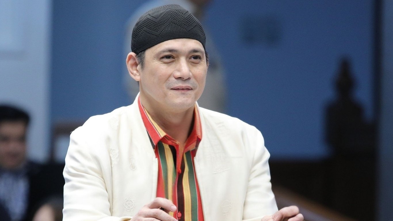 Padilla seeks social media ban for minors