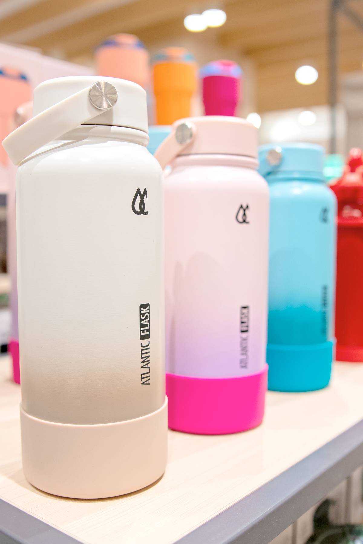 ATLANTIC Vaccuum Flask Bottles are designed to keep drinks cold throughout the
school day.