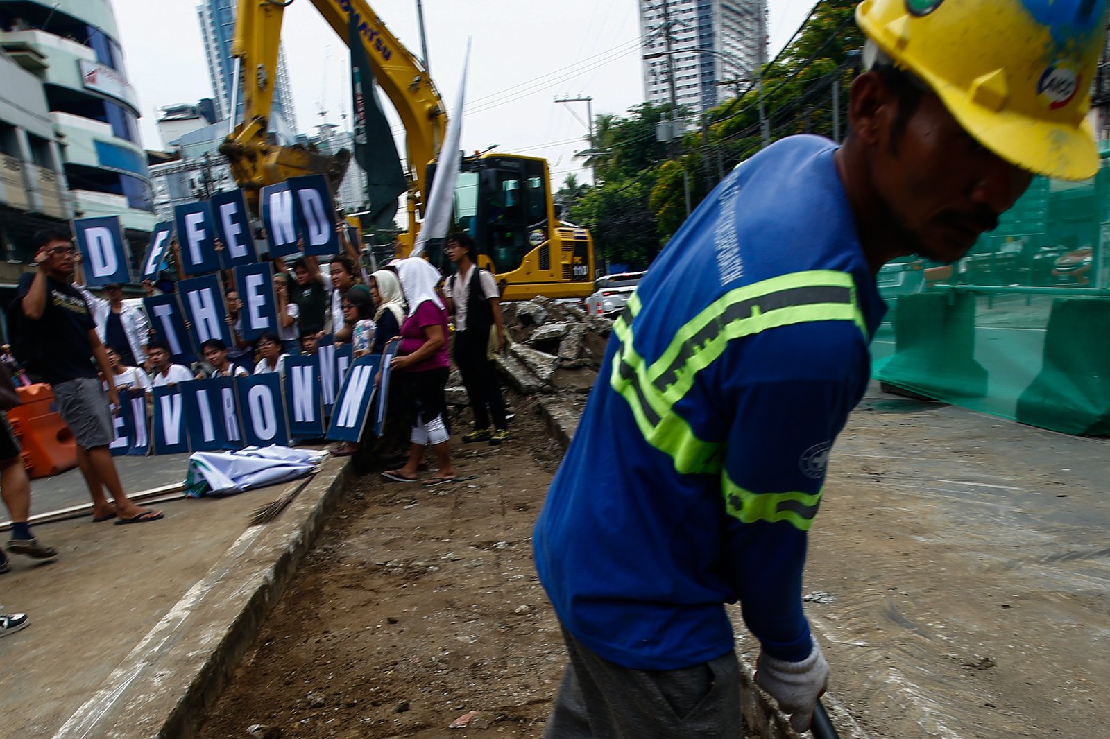 Youth Advocates for Climate Action Philippines protest San Miguel Corporation’s Southern Access Link Expressway (SALEX) project along Quirino Avenue in Manila on World Environment Day, 05 June 2026. Heritage advocates warn that at least 50 cultural and historical landmarks in the city are at risk of damage or demolition due to the construction. The Department of Environment and Natural Resources temporarily suspended the project's tree-cutting and earth-balling operations last week following intense public outcry.