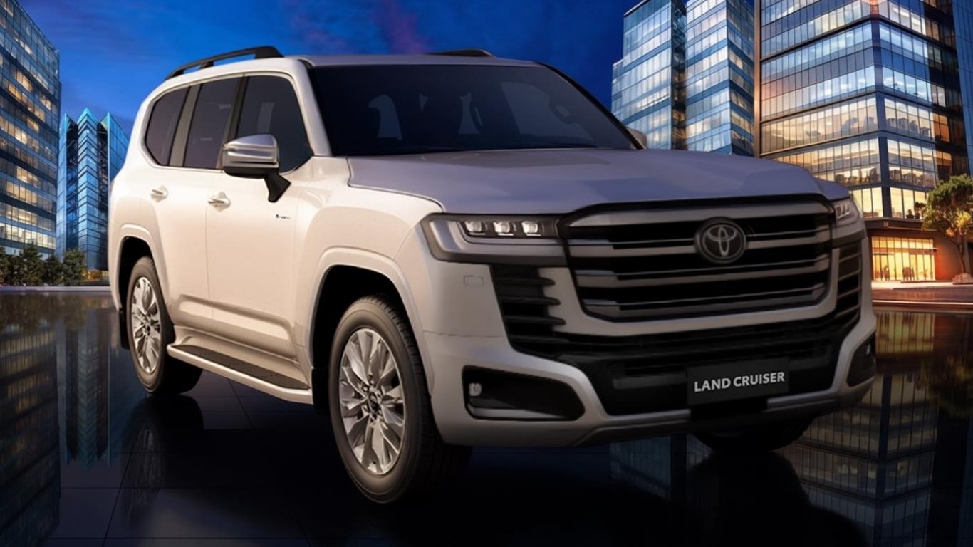 Hybrid heavyweight: Toyota opens reservations for the Land Cruiser 300 HEV