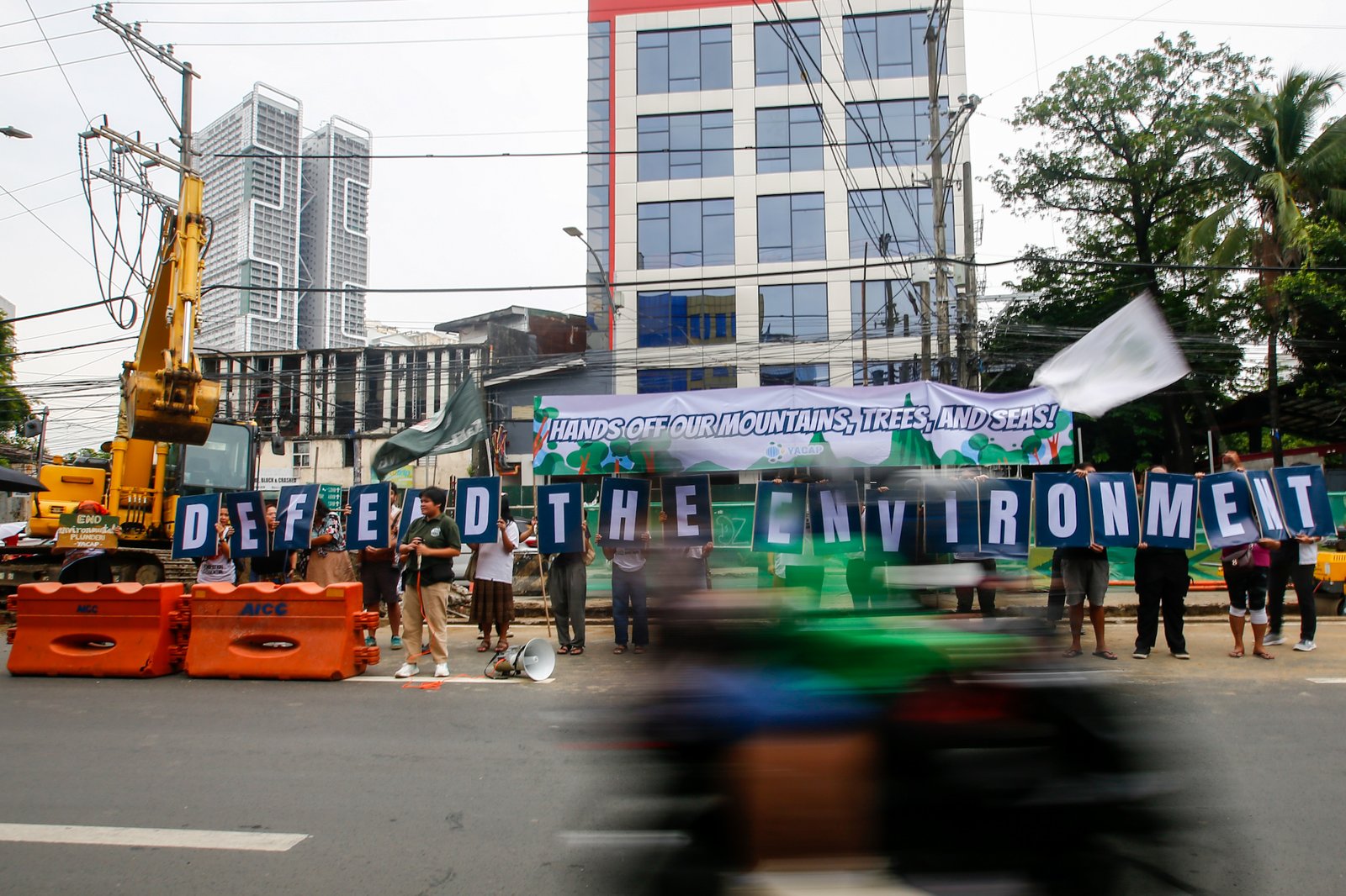 Youth Advocates for Climate Action Philippines protest San Miguel Corporation’s Southern Access Link Expressway (SALEX) project along Quirino Avenue in Manila on World Environment Day, 05 June 2026. Heritage advocates warn that at least 50 cultural and historical landmarks in the city are at risk of damage or demolition due to the construction. The Department of Environment and Natural Resources temporarily suspended the project's tree-cutting and earth-balling operations last week following intense public outcry.