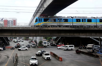 MRT-3 offers free rides on Independence Day