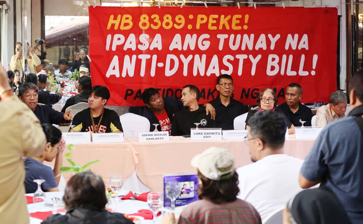 (June 06 2026) At a press conference hosted by various workers’ rights advocate groups led by Partidong Lakas ng Masa representatives Ka Leody De Guzman and Luke Espiritu, the group called the House Bill 8389 Anti-Dynasty Bill fake and calls for reform, on Saturday June 6 2026. Photo/Analy Labor