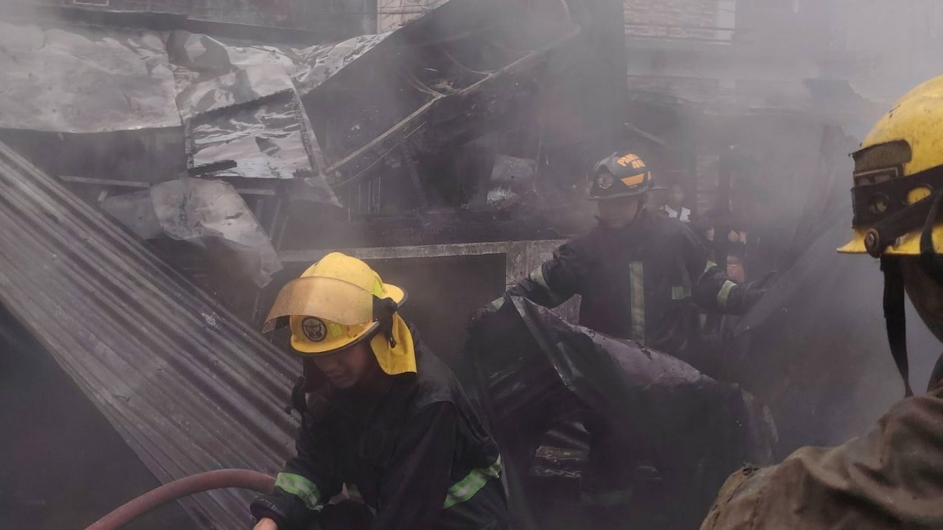 Pre-dawn blazes hit residential areas