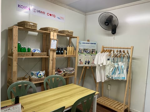Recycling center restores a community’s dignity 