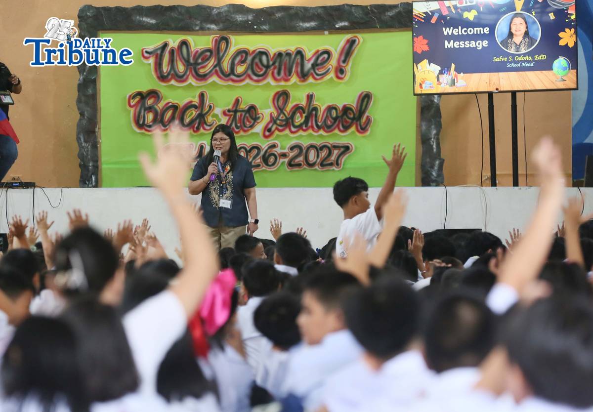 (June 08 2026) School principal and teachers from Marcelo H del Pilar Elementary School in Kamuning Quezon City, welcome the students from kinder to grade six as they conduct an orientation, during the first day of classes on Monday June 8 2026. Photo/Analy Labor
