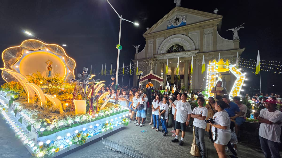 THE karosa of Kapisanan ng Diwa ng Kababataan of the barangay of Poblacion West.
