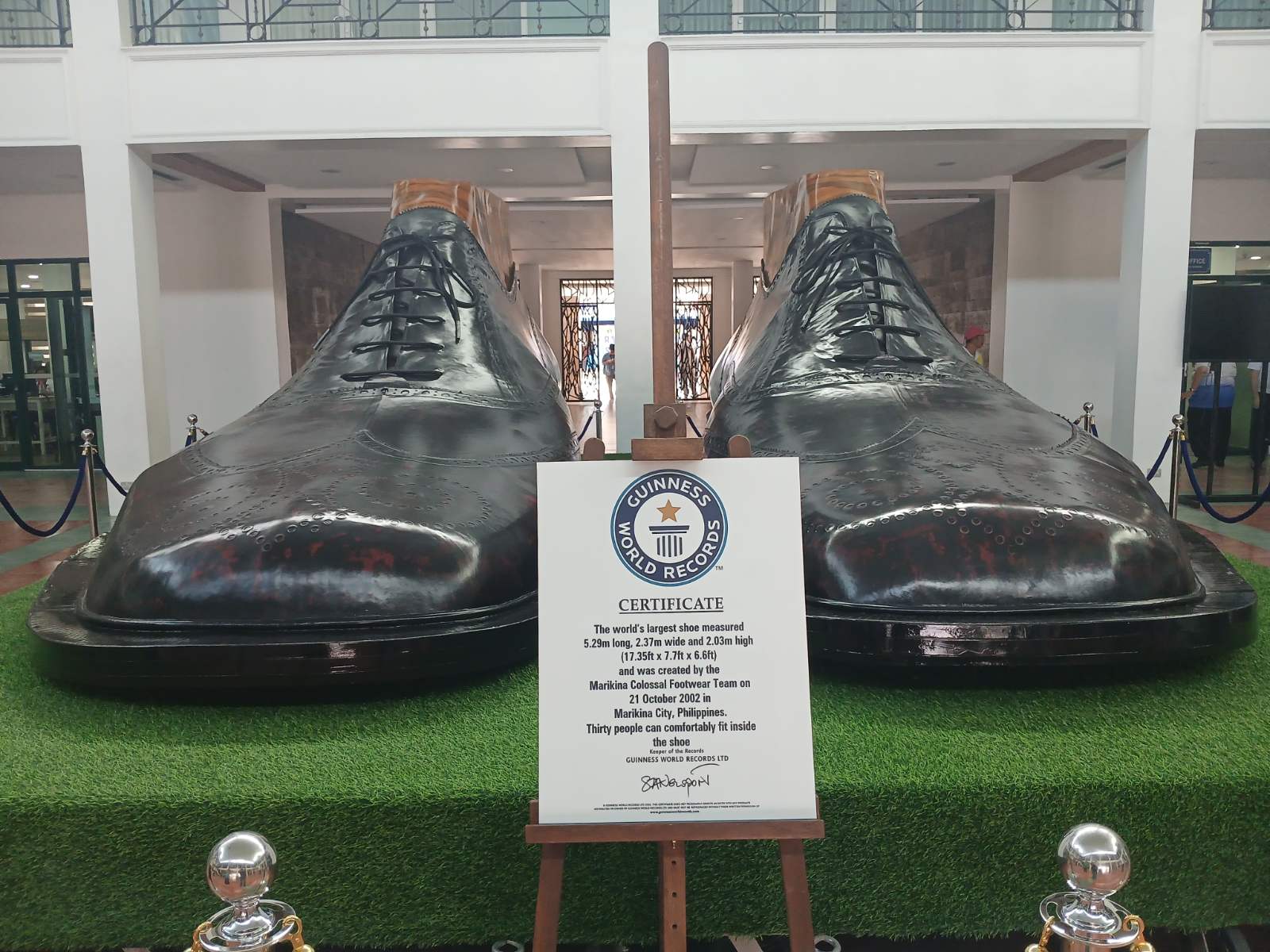 Marikina restores giant shoes