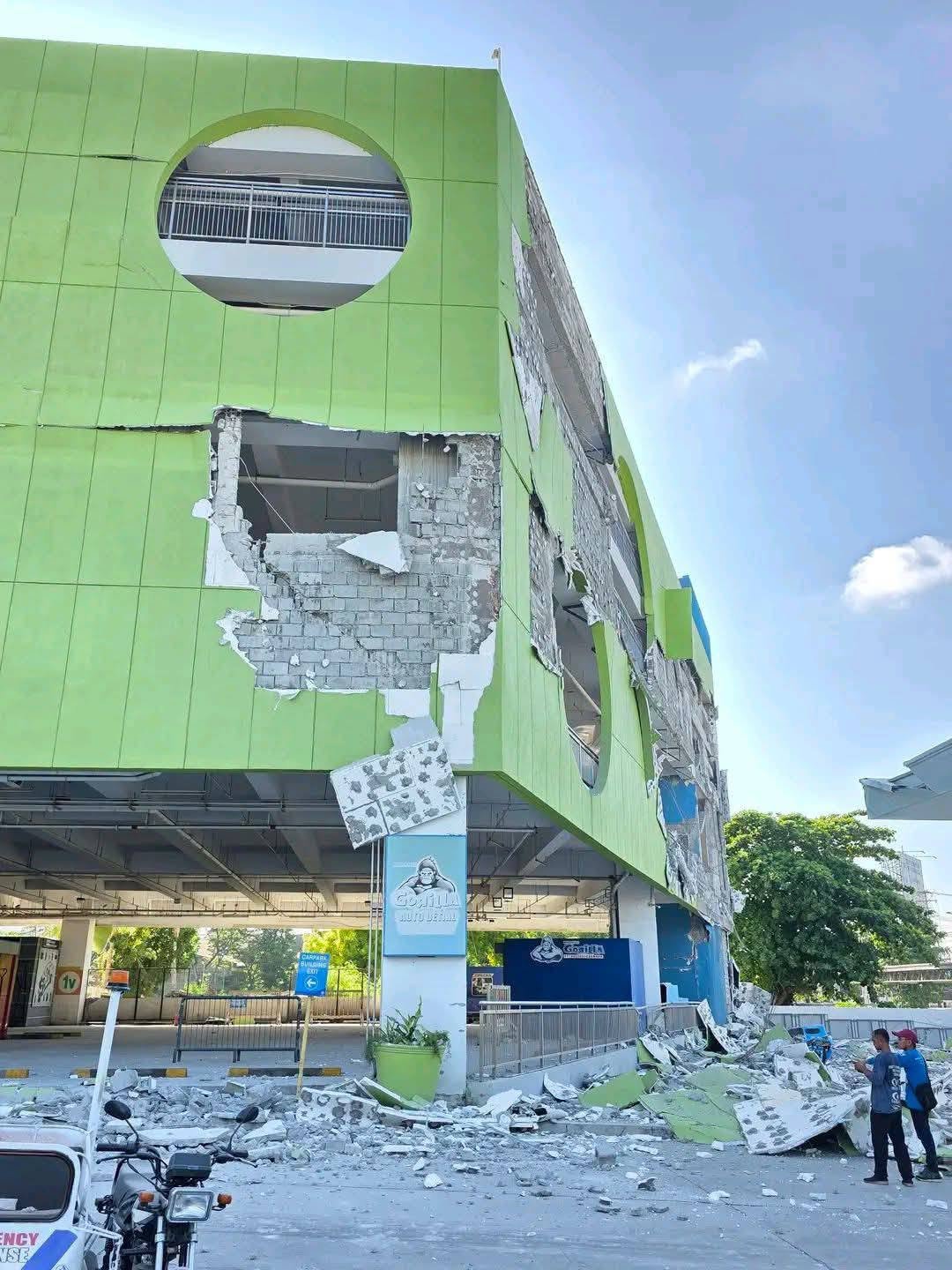 Powerful magnitude 7 earthquake hits Mindanao