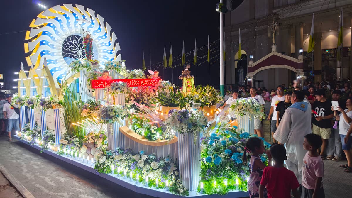 FLOAT of Samahan ng Kababataan of the barangay of Poblacion East.