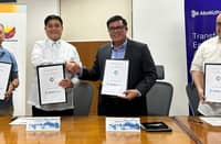 PUTTING their signatures on the memorandum of understanding recently drawn up between Aboitiz Power Corporation (AboitizPower) and the Climate Change Commission are CCC vice chairperson and executive director Robert Borje (center left) and AboitizPower first vice president for External Relations Jason Magnaye (center right), with Mapúa University executive vice president Raul Victor Tan (leftmost) and CCC deputy executive director Romell Antonio Cuenca (rightmost) as witnesses.