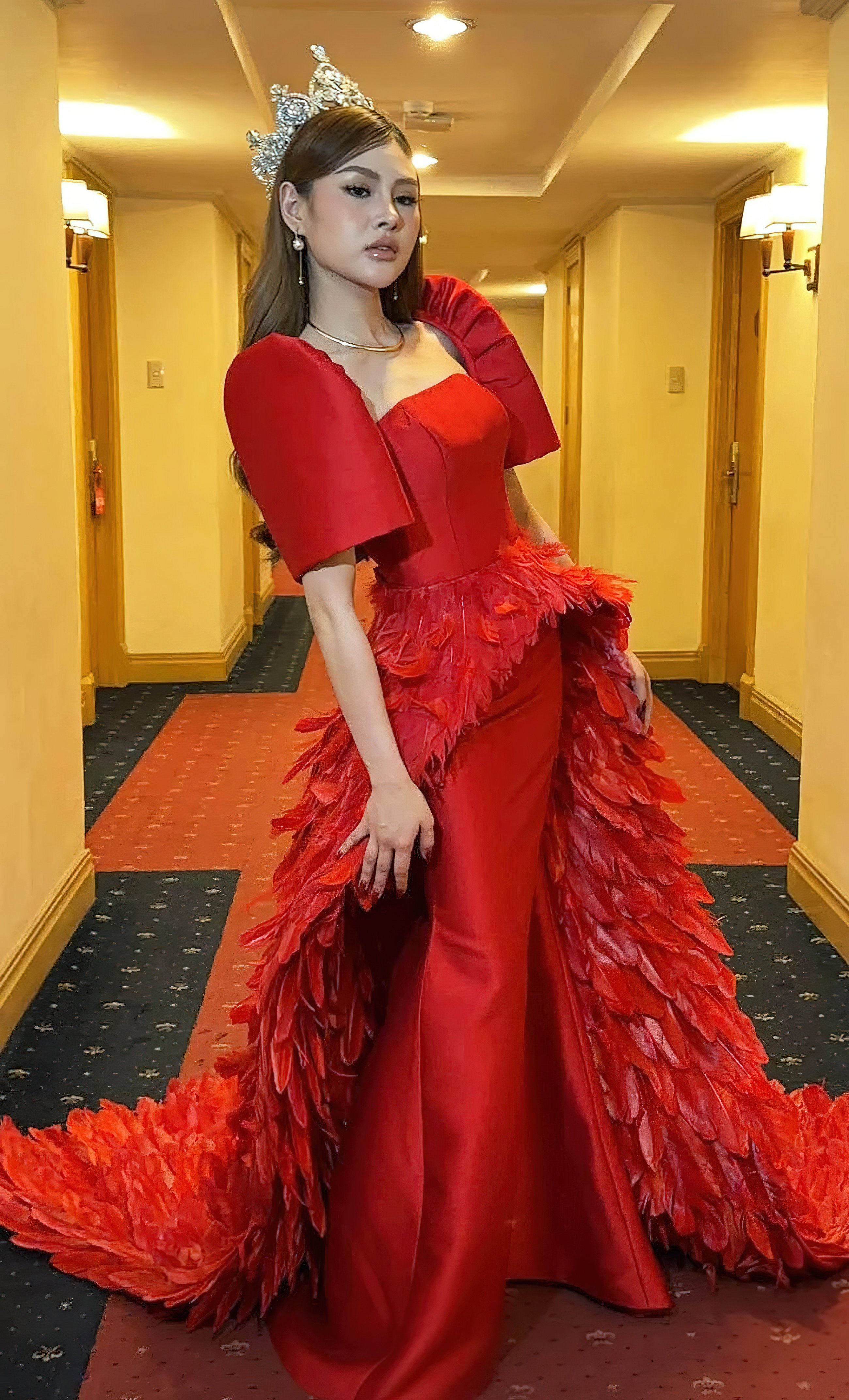 MIKA Valle Emukai as Reina Esperanza in Rabie Pogoy.