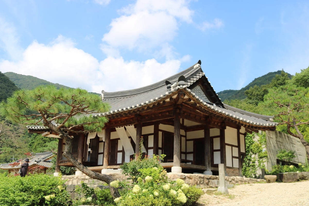 Royal-style retreat in Wanju