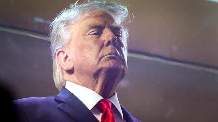 UNITED States President Donald Trump gets an ice-cold welcome from the New York crowd when he watched Game 3 of the NBA Finals between the Knicks and the San Antonio Spurs at Madison Square Garden on Tuesday (Manila time).