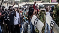 One killed as Kenyan protests at US Ebola centre turn violent