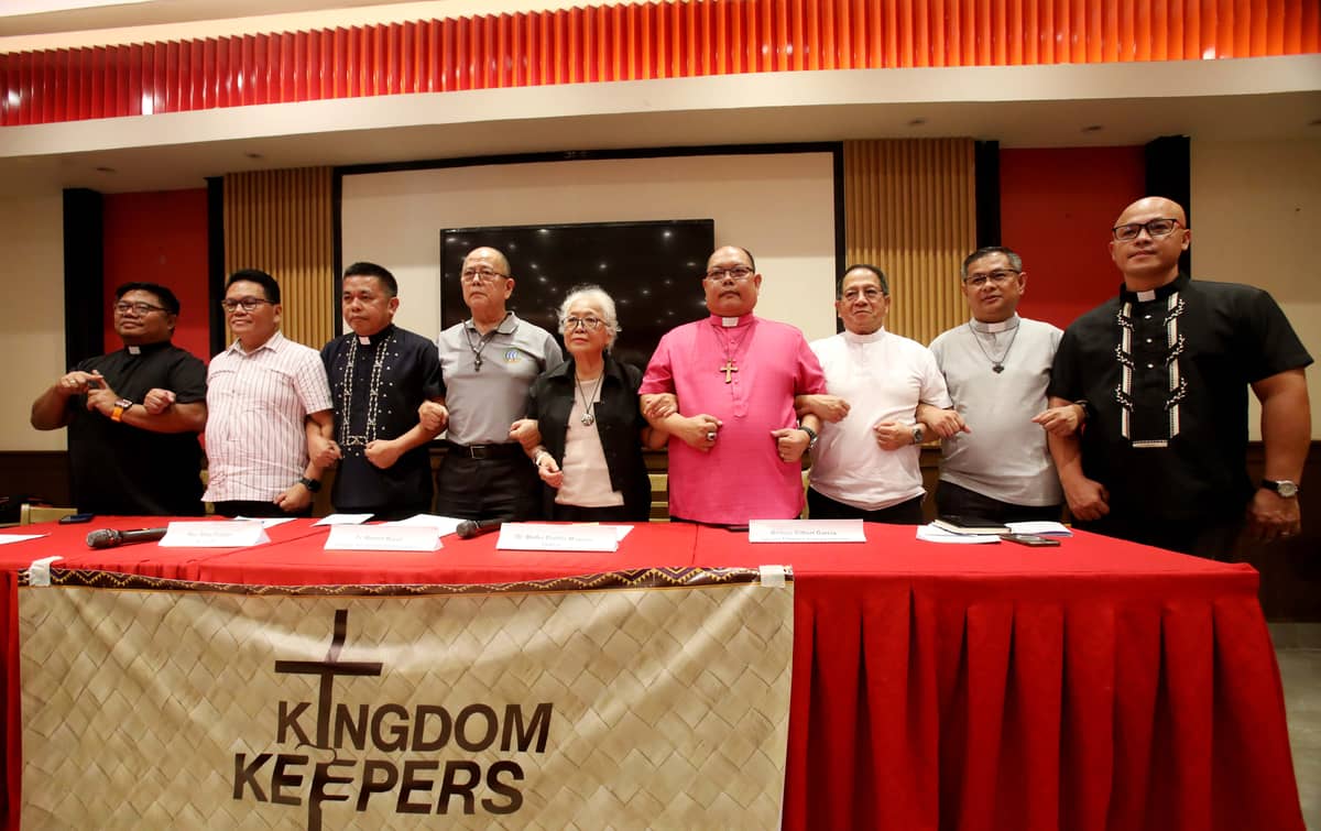 Fr. Robert Reyes joins leaders from Catholic, Evangelical, and Protestant churches in launching the “Kingdom Keepers” movement during a press conference on 10 June 2026.
The group called for integrity, accountability, and impartiality in the ongoing impeachment proceedings against Vice President Sara Duterte and urged Sen. Alan Peter Cayetano to step down from his position to prevent further disruption in the Senate. | 📷 Analy Labor