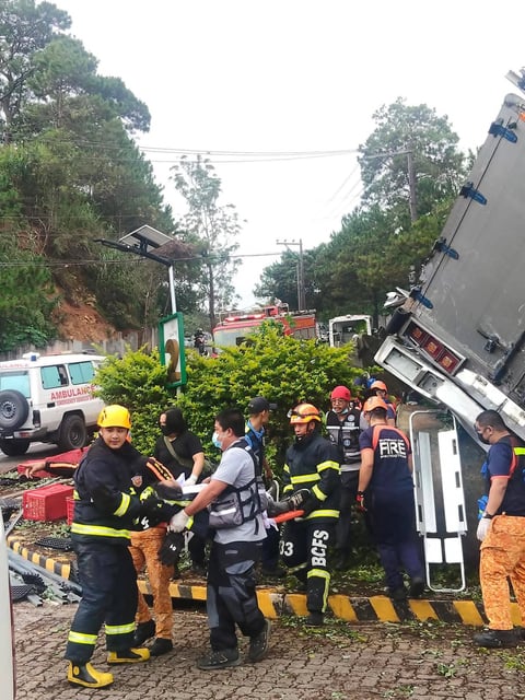 Truck crash injures 3 in Baguio