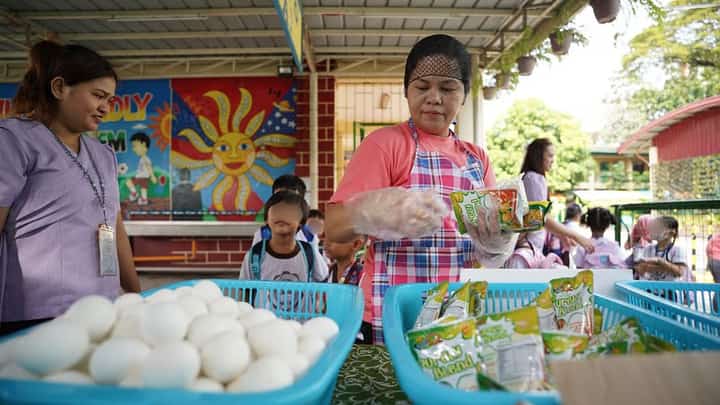 DepEd shifts school feeding control to LGUs