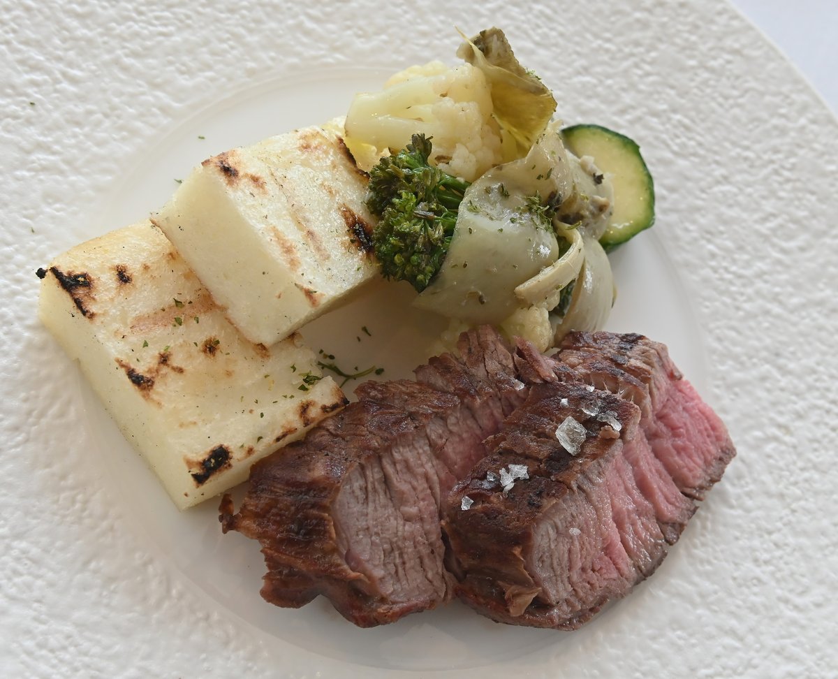 CHIANINA Florentina Steak (Bistecca alla Florentina).