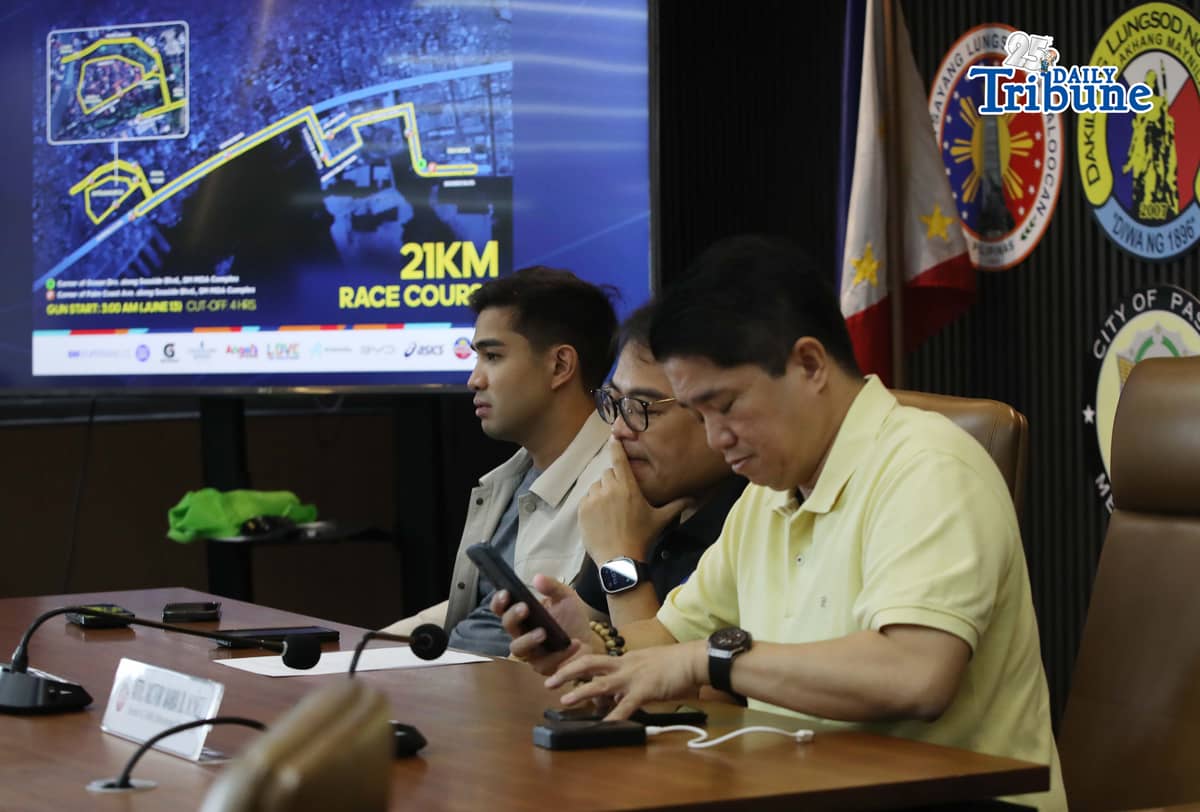 (June 11 2026) Metropolitan Manila Development Authority (MMDA) Chairman Romando "Don" Artes presides over a meeting with stakeholders to discuss the final details and traffic management plan for the Runrio Galaxy Manila Marathon on June 12-June 13, at the MMDA headquarters in Pasig City, they show to the media the preparations and the traffic management plan of the event. The marathon, scheduled from midnight until morning, is expected to draw more than 25,000 participants. Photo/Analy Labor
