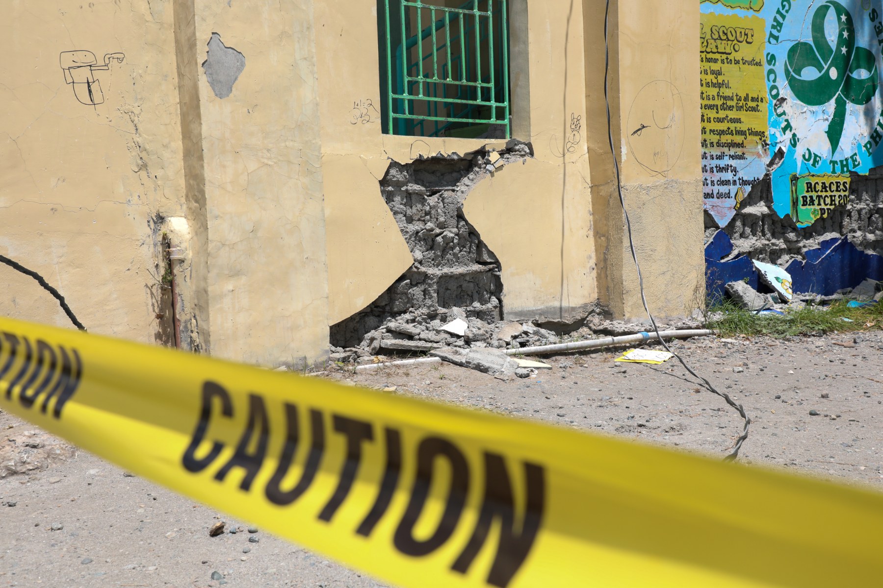 DepEd urged: Demolish unsafe school buildings