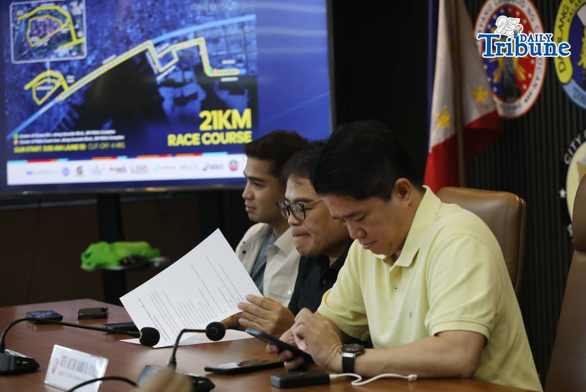 (June 11 2026) Metropolitan Manila Development Authority (MMDA) Chairman Romando "Don" Artes presides over a meeting with stakeholders to discuss the final details and traffic management plan for the Runrio Galaxy Manila Marathon on June 12-June 13, at the MMDA headquarters in Pasig City, they show to the media the preparations and the traffic management plan of the event. The marathon, scheduled from midnight until morning, is expected to draw more than 25,000 participants. Photo/Analy Labor
