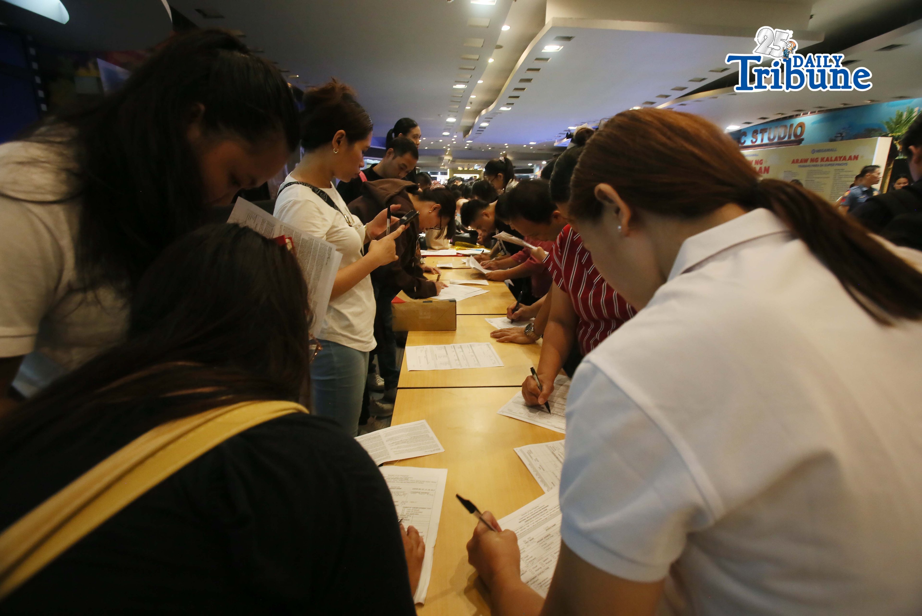 (June 12 2026) Hundreds of job seekers local and overseas flocked to SM Megamall Araw ng Kalayaan Job Fair,  for the interviews from companies offering various employment In partnership with the DOLE, Mandaluyong city on Friday June 12 2026. Photo/Analy Labor