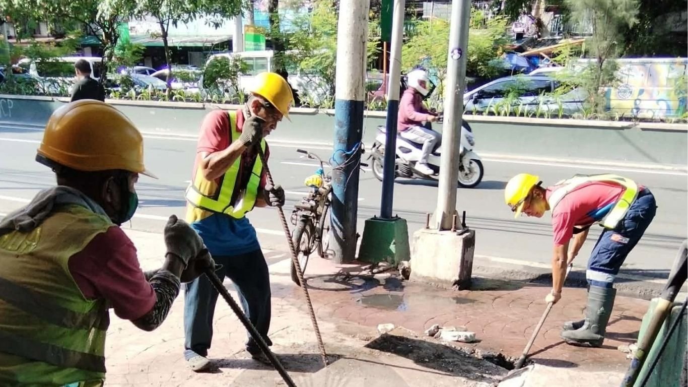 Weekend road repairs underway