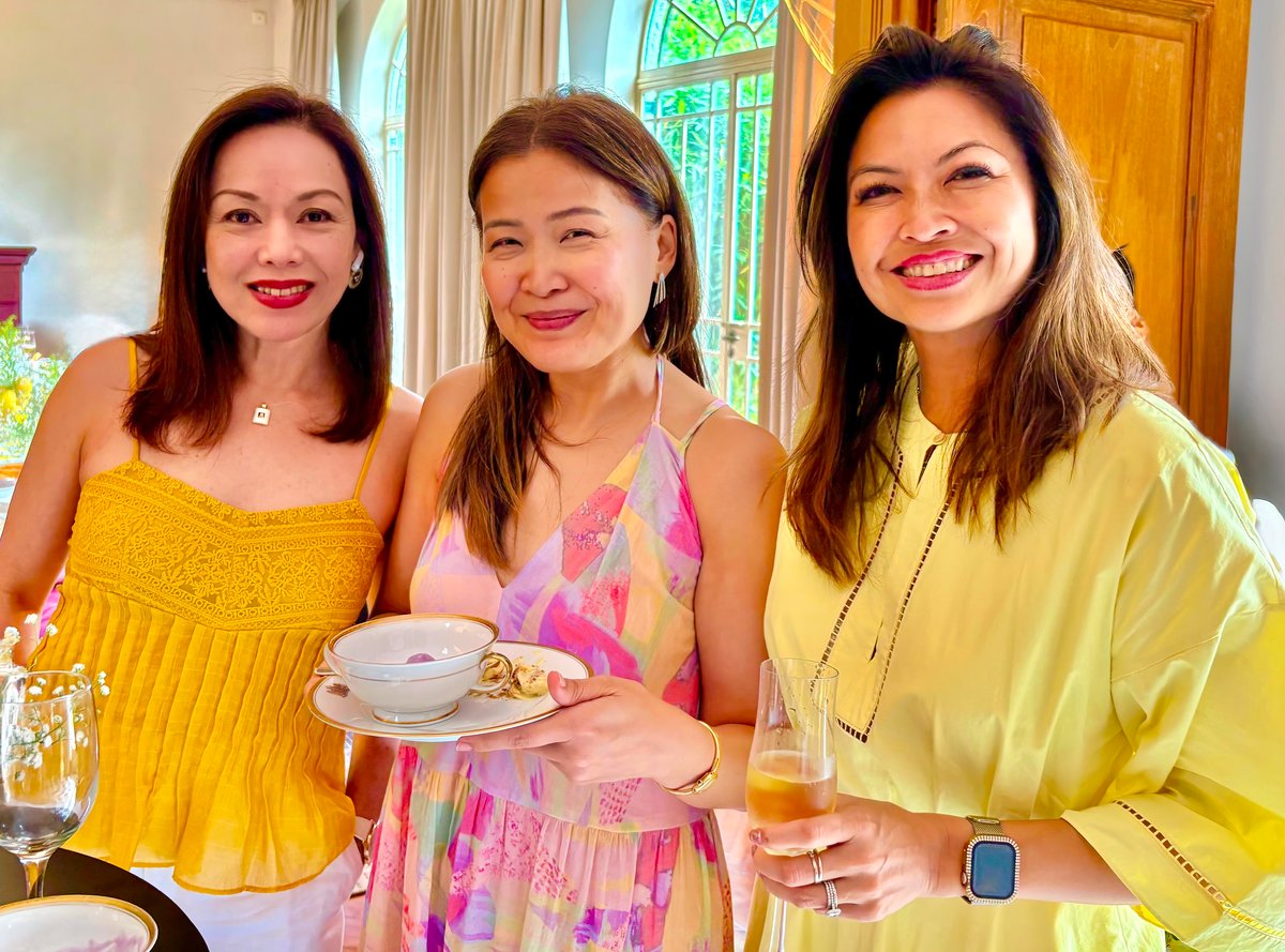 HK Filipina powerhouse: Laine Santana, Piluchi de Guzman and TransUnion Asia Pacific CEO Claire Lim Moore.