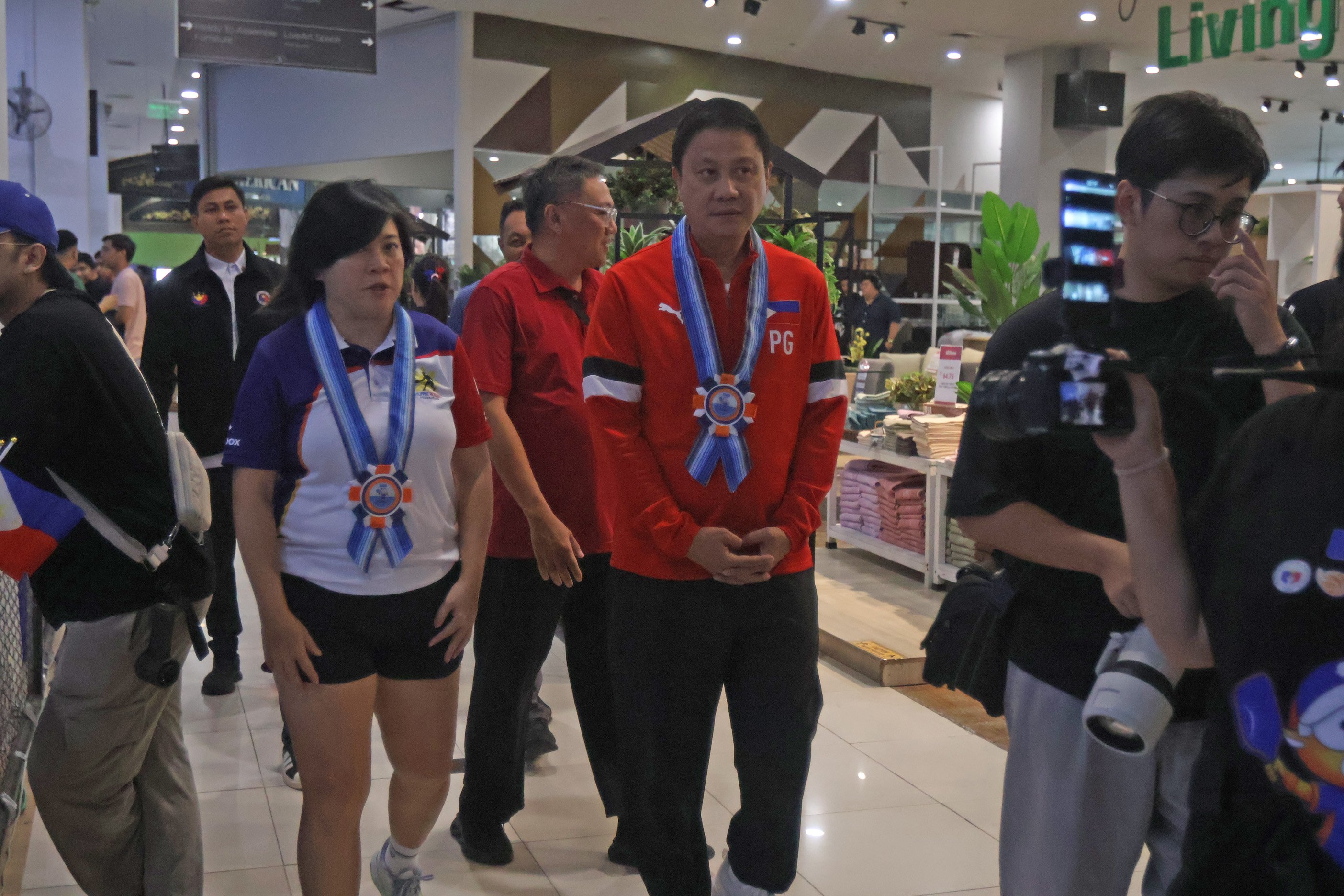 PHILIPPINE Sports Commission chairman Patrick ‘Pato’ Gregorio and Philippine Pickleball Federation president Shery Anne Cu get a warm welcome ahead of the ‘Dink-dependence Day.’