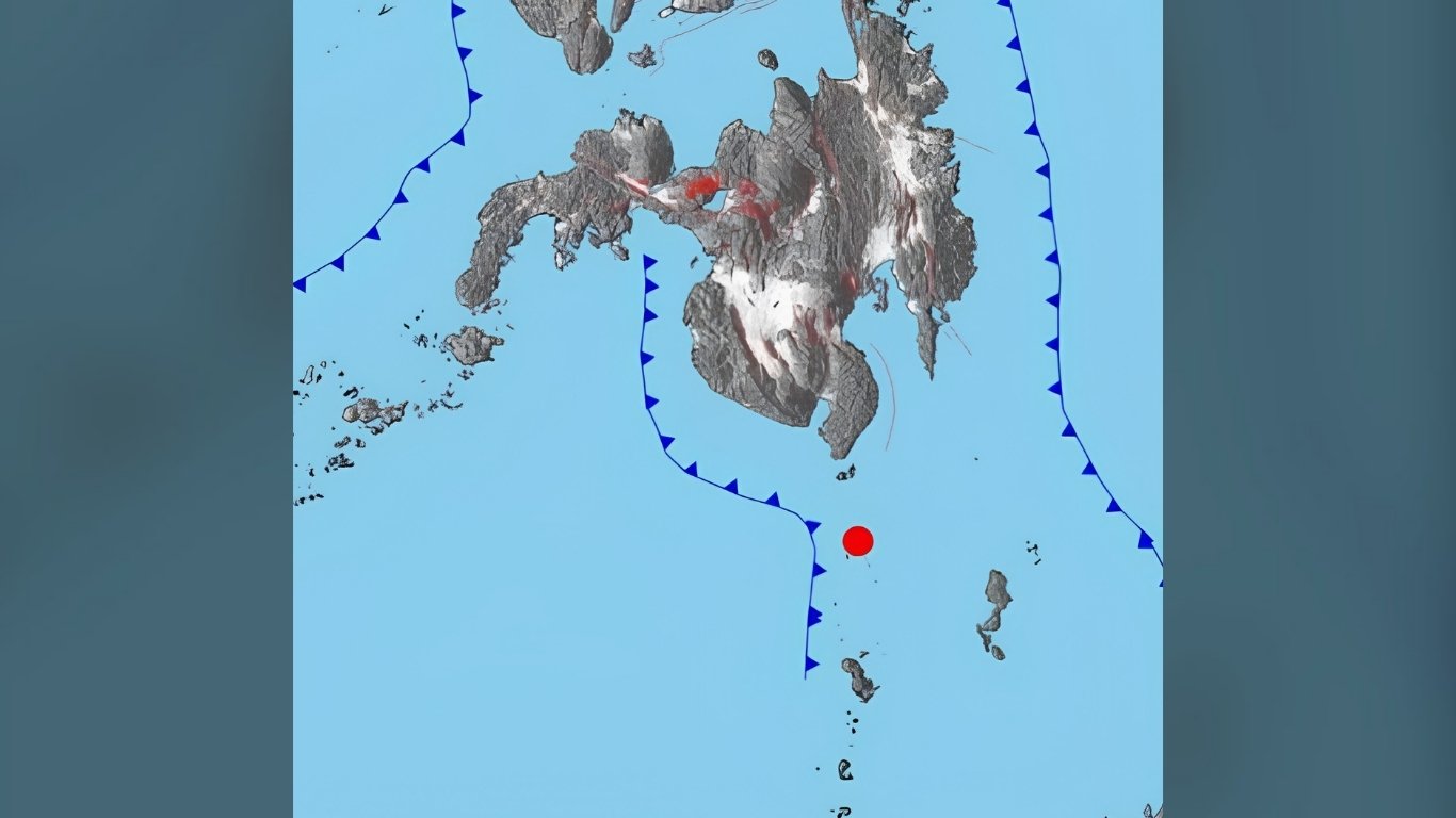 Magnitude 5.2 temblor hits near Balut Island