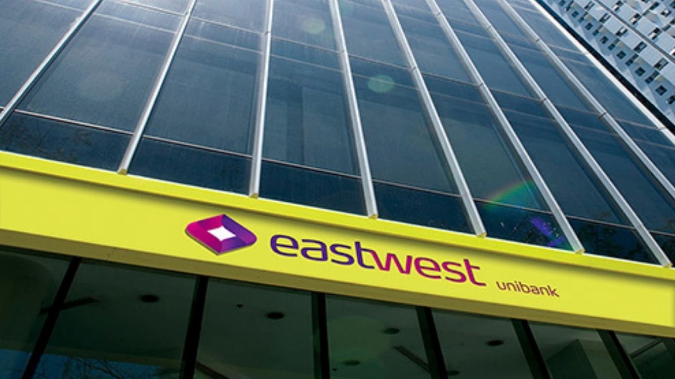 EastWest, SMU graduate wealth management trainees