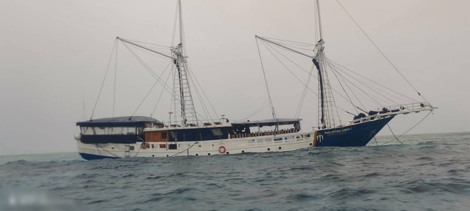 PCG rescues 28 after yacht runs aground in Tubbataha