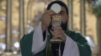Priests ordered to ration Mass wafers