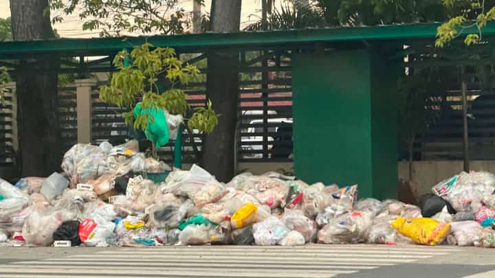 Sacks of waste were dumped on June 5, Friday, at the front of DENR Region 11 (DAVAO). The illegal dumping was allegedly linked to Davao Mayor City Sebastian Duterte's order following the closure of the city landfill at Tugbok, New Carmen. (PHOTO COURTESY of One Mindanao).