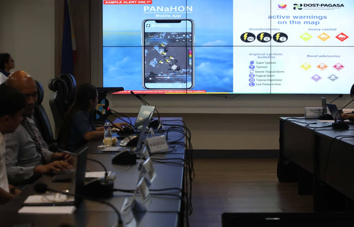 (June 15 2026) PAGASA weather officials show to the media the new PAGASA National Hydro-Met Observing Network or PANaHON mobile app during the launching at the Amihan Conference Room of the PAGASA Science Garden Compound in Quezon City on Monday, June 15, 2026. Photo/Analy Labor