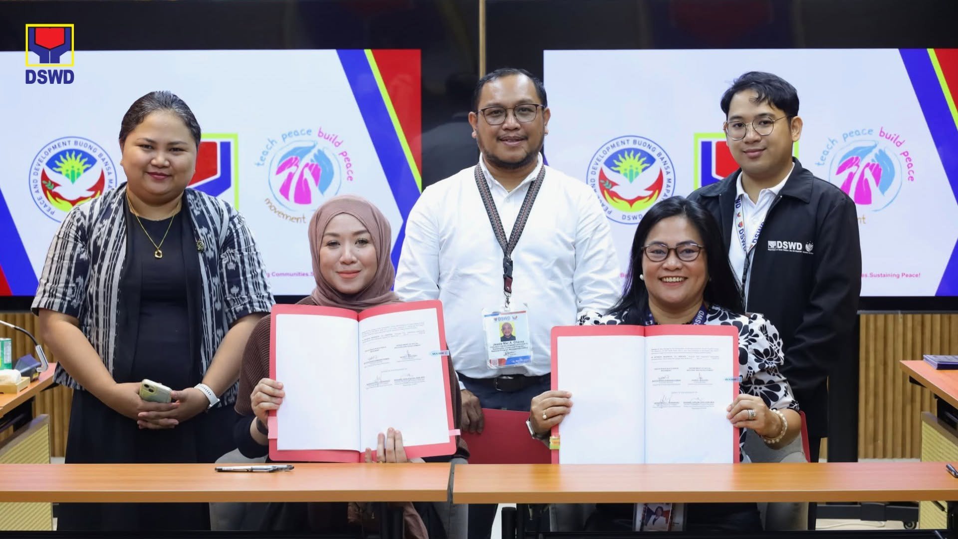 DSWD, movement forge partnership for peace-building and education drive 
