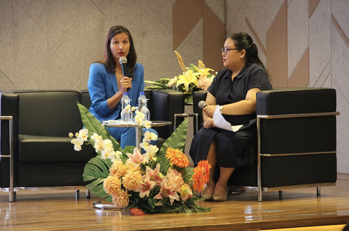 AMBASSADOR Marie Fontanel (left) answers questions from students during an open forum moderated by UST Office of Public Affairs assistant director Katherine Patrice Sibug.